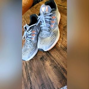 Nike Winflo4 Women's Sneakers Size 11